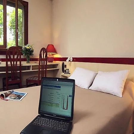 فندق Citotel Les Alizes إيزين